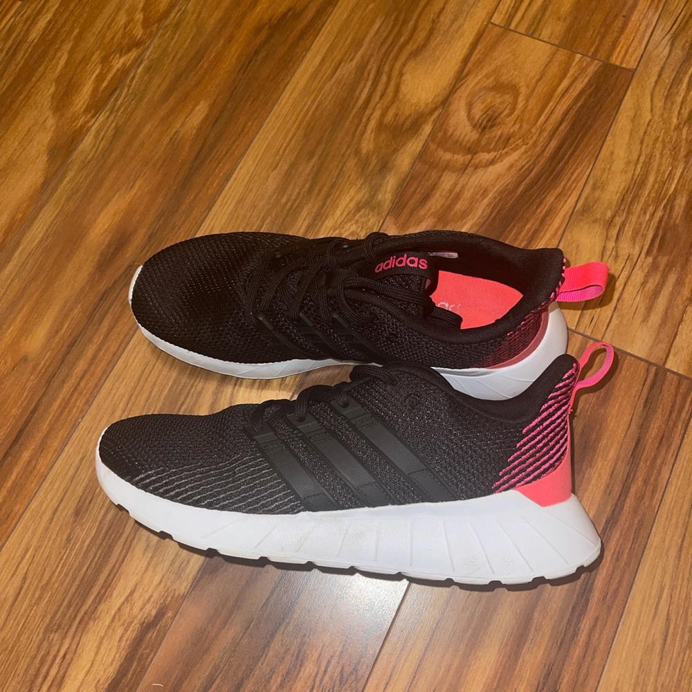 Adidas Questar Flow
